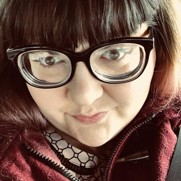 Meet your Posher, Jennifer - Picture 1 of 1